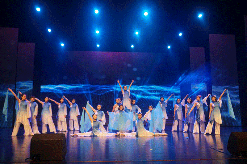 1484468619420083p2ZY.gif 蓝色之恋等4个节目.gif